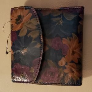 Patricia Nash brand new women's wallet 100% leather beautiful multi color
